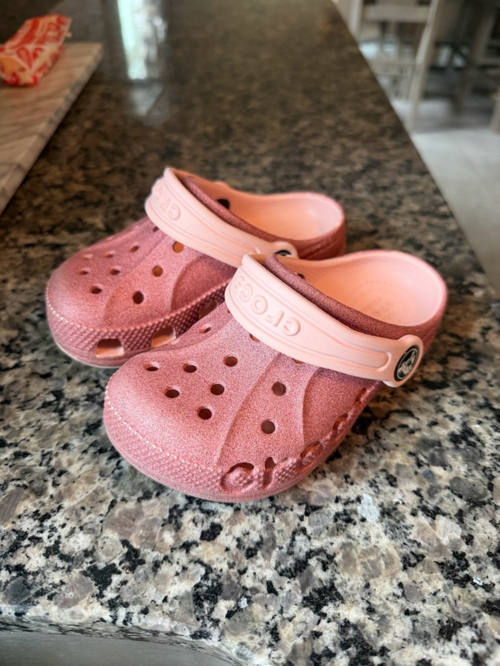 Crocs Kids' Classic Glitter Clog - Pink